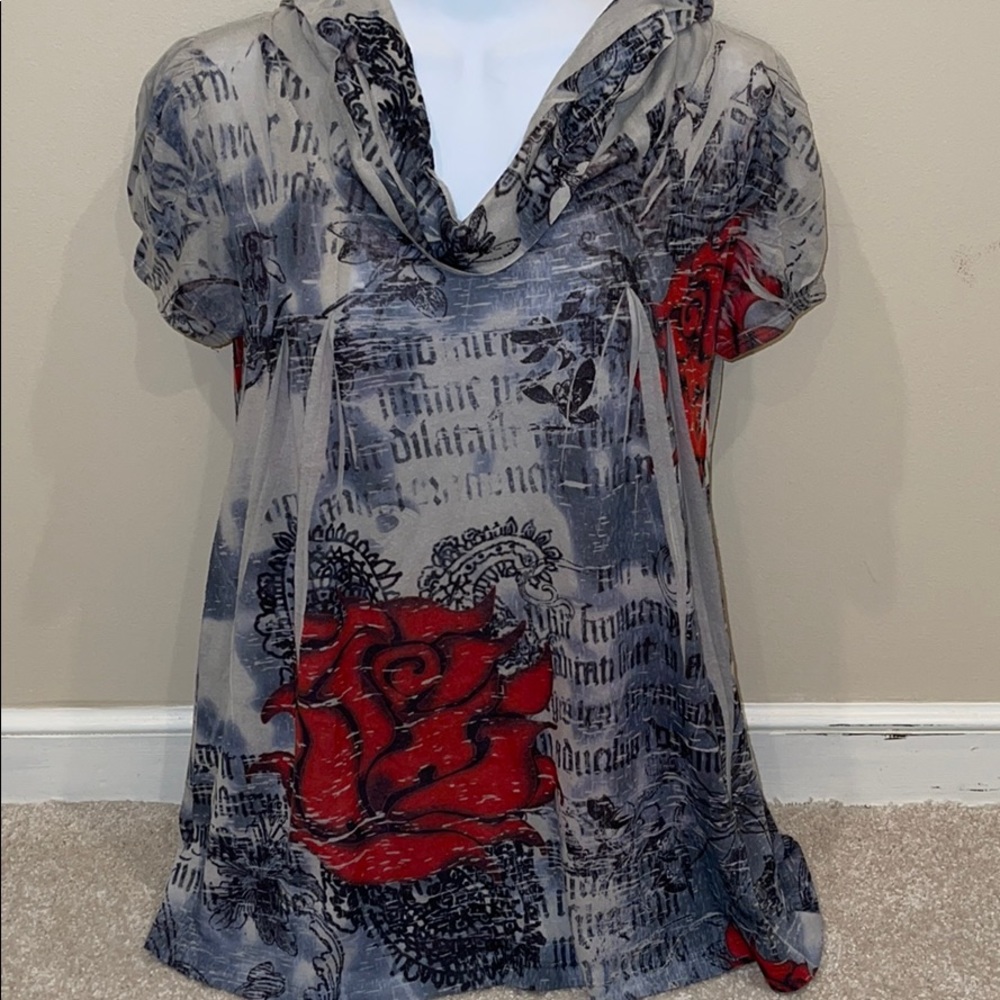 Short sleeve printed rose top